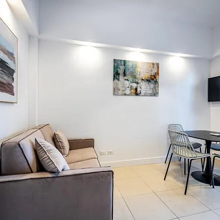 Yd Bright With Parking * Florencie