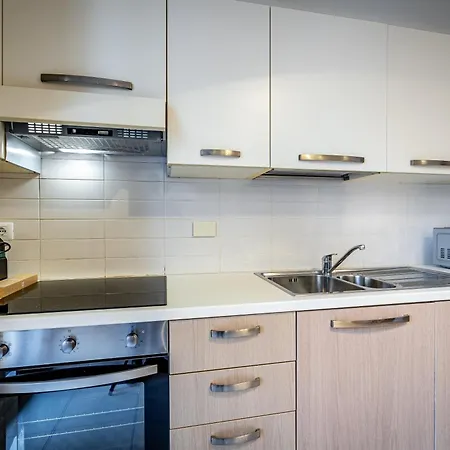 Yd Bright With Parking *