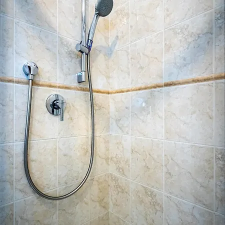 Yd Bright With Parking Florencie